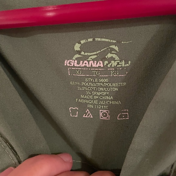 Iguana med scrub top - Picture 2 of 4